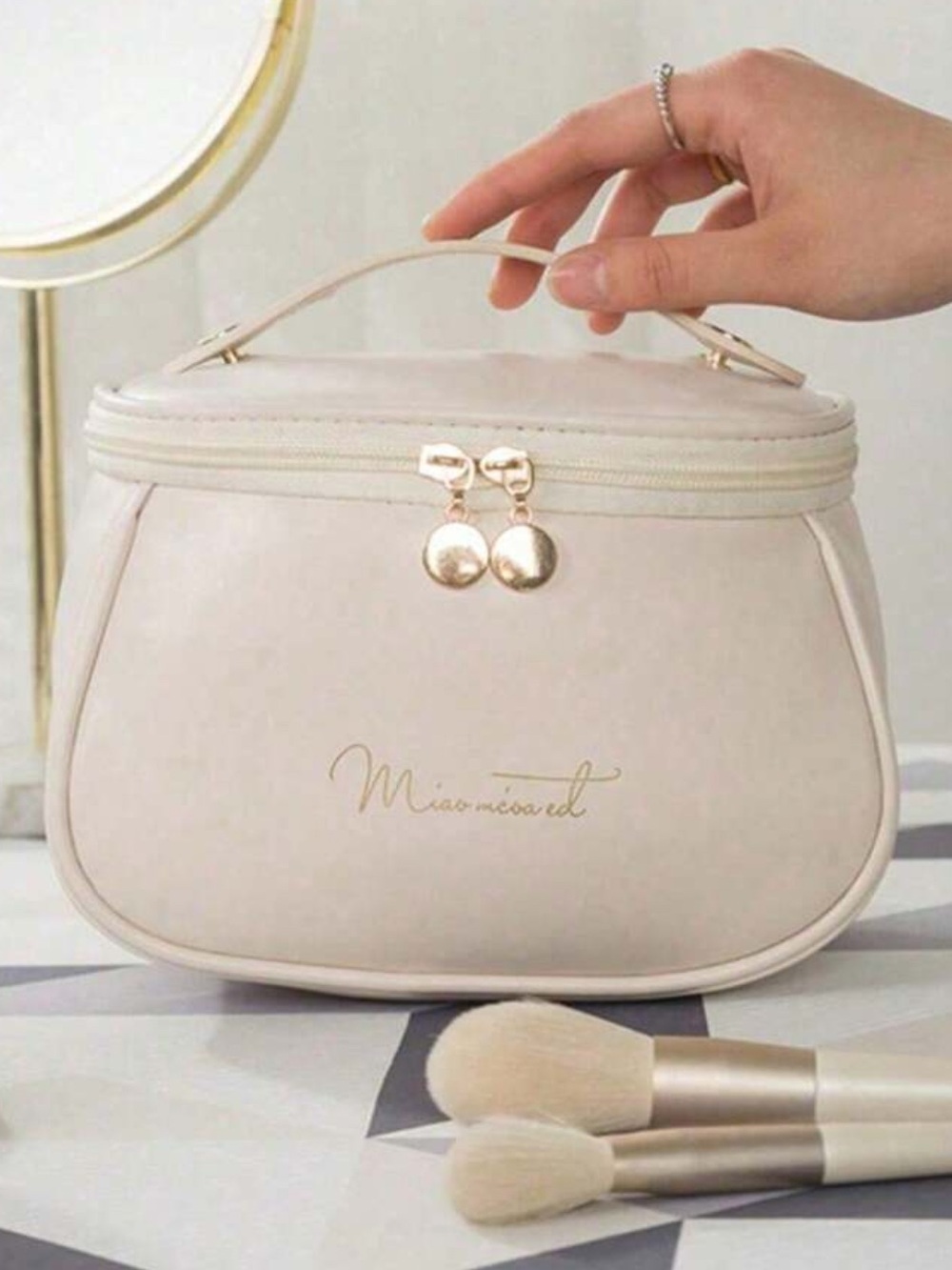 Cream Oval Cosmetic Bag NEW 🏷️